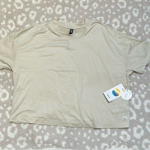 Vuori Energy Tee in Bone Heather